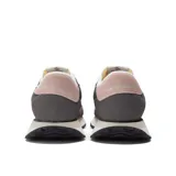 Championes New Balance 237 de dama, color gris con detalles en rosa y blanco.