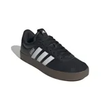 Championes Adidas VL Court 3.0, color negro con detalles en blanco y suela marrón.