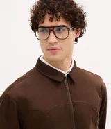 Campera masculina Marfinno de efecto gamuzado en color marrón, con cuello alto, cierre frontal de cremallera, bolsillos laterales y puños y bajo elastizados.