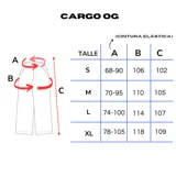 Pantalón cargo ancho de algodón gabardina color beige claro, con cintura elástica y regulable, y múltiples bolsillos cargo con pliegues en las piernas.