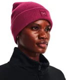 Gorro Under Armour de mujer color rosado, tejido de punto, suave y transpirable, con logo bordado en el frente.