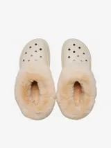 Zueco Crocs Crush negro con plataforma, forrado en piel sintética tipo shearling.