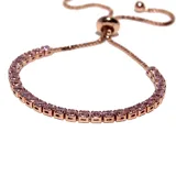 Pulsera ajustable de acero con baño en oro rosa de 18k, cubierta de cristales cúbicos de zirconia rosas.