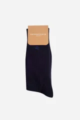 Medias largas de algodón en color azul marino, con diseño acanalado y logo de la marca bordado en la parte superior.