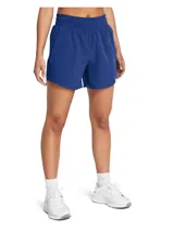 Short deportivo Under Armour de tejido elástico, con cintura elástica, bolsillos laterales y bajo curvado.