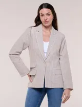 Blazer de lino y algodón color beige con diseño de rayas diplomáticas blancas, solapa clásica, cierre de un botón frontal y bolsillos laterales con solapa.