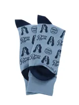 Medias de caña media color gris con estampado de perros y logos de la marca Hush Puppies. Presentan talón y puntera en color azul oscuro.