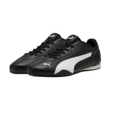 Championes Puma modelo Catch, de diseño deportivo en color rojo con detalles en negro, incluyendo la franja característica de la marca en el lateral y el logo en la puntera.