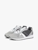 Zapatillas tipo runner de Tommy Hilfiger en tonos gris y gris oscuro, con detalles en blanco. Confeccionadas en una mezcla de cuero y textil, cuentan con pasadores blancos, suela de goma blanca y diseño lateral característico de la marca.