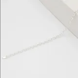 Pulsera de eslabones tipo rolo confeccionada en plata 925, con cierre de mosquetón.