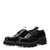 Zapato acordonado de cuero sintético negro con plataforma track.