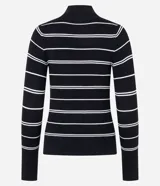 Suéter de punto negro con rayas horizontales blancas, cuello alto y mangas largas.