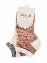 Soquetes de algodón con diseño acanalado, combinando bloques de color en rosa viejo, blanco y gris con detalles de líneas finas en color naranja.
