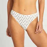 Braga blanca con estampado de corazones negros y ribete de encaje blanco.