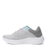 Championes deportivos Umbro modelo Icon Lady, color celeste con detalles en blanco y verde. Presentan una capellada de malla transpirable con refuerzos sintéticos y una suela de amortiguación blanca.