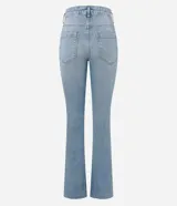 Pantalón bootcut de jeans con elastano, tiro alto, bolsillos delanteros y traseros, y cierre con botón.