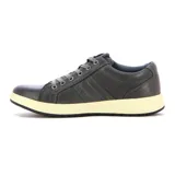 Championes casuales de hombre en color gris, con sistema de cierre mediante cordones y cremallera lateral decorativa. Presentan una suela de goma en tono crema y costuras reforzadas en el lateral.
