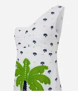 Vestido corto blanco con estampado de palmeras y bananas, escote asimétrico con un solo hombro y bretel ancho.