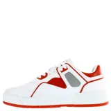 Championes blancos con detalles en rojo y gris, acordonados.