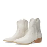 Botas cortas de cuero sintético color rosa metalizado con bordado de estrellas y detalles de pespuntes. Taco bajo cuadrado y punta fina.