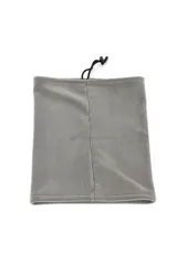 Cuello térmico de polar negro, diseño tubular simple y versátil para protección contra el frío.