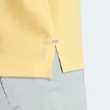 Remera deportiva Adidas de manga corta con cuello redondo, confeccionada en tejido técnico con tecnología Climacool para mayor transpirabilidad. Presenta un diseño liso con detalles reflectantes y logo de la marca en el pecho.