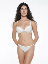 Colaless gris con detalle de encaje blanco.