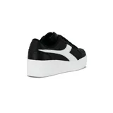 Championes urbanos Diadora modelo Bewen para mujer, color negro con logo lateral en blanco. Presentan una suela plataforma gruesa de color blanco.