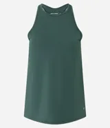 Musculosa deportiva de microfibra perforada en color menta, con escote alto, diseño de espalda nadadora y corte holgado.