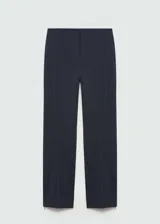 Pantalon de vestir de tiro alto con diseño de raya diplomática, corte recto y cierre oculto de botón, gancho y cremallera. Cuenta con bolsillos de ribete en la parte posterior y aberturas con cierre en el bajo.