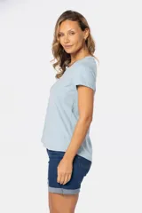 Remera de manga corta y cuello redondo, color verde menta jaspeado.