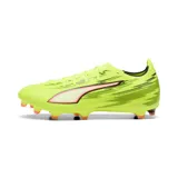 Championes de fútbol Puma Ultra 6 Match FG/AG, color amarillo flúor con detalles en negro y naranja. Presentan el logo Puma en el lateral y suela con tapones moldeados para césped natural y artificial.