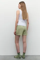 Short de pijama color rosa, de algodón con cordones y elástico en la cintura.