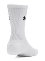Medias deportivas tipo crew de Under Armour, confeccionadas en tejido de mezcla de algodón con paneles de malla para mayor transpirabilidad y amortiguación media en la planta del pie. Presentan el logo de la marca bordado en color negro sobre fondo blanco.