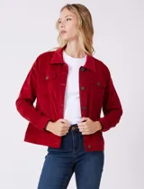Campera de pana color rojo, marca Dash, con cuello solapa, abertura central con botones metálicos y bolsillos delanteros.