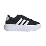 Championes Adidas modelo Grand Court Platform, de diseño urbano con plataforma. Presenta un exterior de color negro con las icónicas tres tiras laterales en blanco y detalle en el talón. Cuenta con una suela de plataforma gruesa de EVA que proporciona amortiguación y estilo.