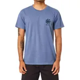 Remera de manga corta, color azul lavado, con cuello redondo y un pequeño estampado circular con texto en el pecho.