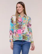 Camisa de gasa Sioni de silueta relajada, con estampado colorido tipo paisley y floral en tonos fucsia, celeste, amarillo y blanco. Presenta cuello camisero clásico, mangas largas y abotonadura frontal.
