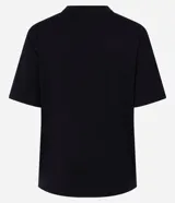 Remera negra de algodón con cuello redondo y mangas cortas.