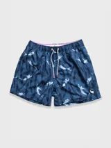 Short de baño azul con estampado de sirenas y algas en blanco.