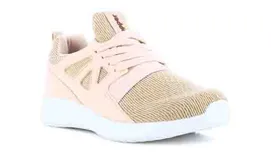 Championes urbanos Topper modelo Mamba, color crema con detalles en tono nude. Presentan un diseño de tejido de punto con refuerzos laterales y suela blanca de goma.