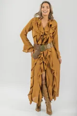 Cinto faja de cuero sintético negro con hebilla metálica dorada con diseño circular calado.