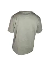 Remera color gris con efecto gastado, de manga corta y cuello redondo. Estampado frontal con tres flores de colores.