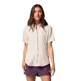 Camisa de manga corta Columbia modelo Tamiami II SS Shirt, color gris claro, con cierre frontal de botones, cuello camisero y bolsillo en el pecho con logo de la marca.