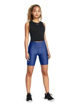 Calza corta tipo biker de Under Armour, confeccionada en tejido HeatGear ultraligero y elástico. Presenta cintura de talle alto con bolsillo integrado y logo de la marca en el lateral.