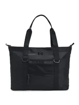 Bolso tipo tote Under Armour UA Studio Tote color negro, con amplio compartimento principal con cierre, asas dobles para el hombro y bolsillo frontal de malla con cremallera.