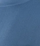 Blusa de punto texturizado color celeste, de manga corta y cuello alto, marca Cortelle.