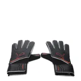 Guantes de arquero Puma modelo Ultra Play RC, color negro con detalles en rojo. Presentan diseño ergonómico con cierre de velcro en la muñeca y logo de la marca en el dorso.