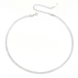 Gargantilla plateada de acero quirúrgico con cadena de eslabones planos.