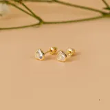 Aros abridores de oro amarillo 9k con forma de corazón.